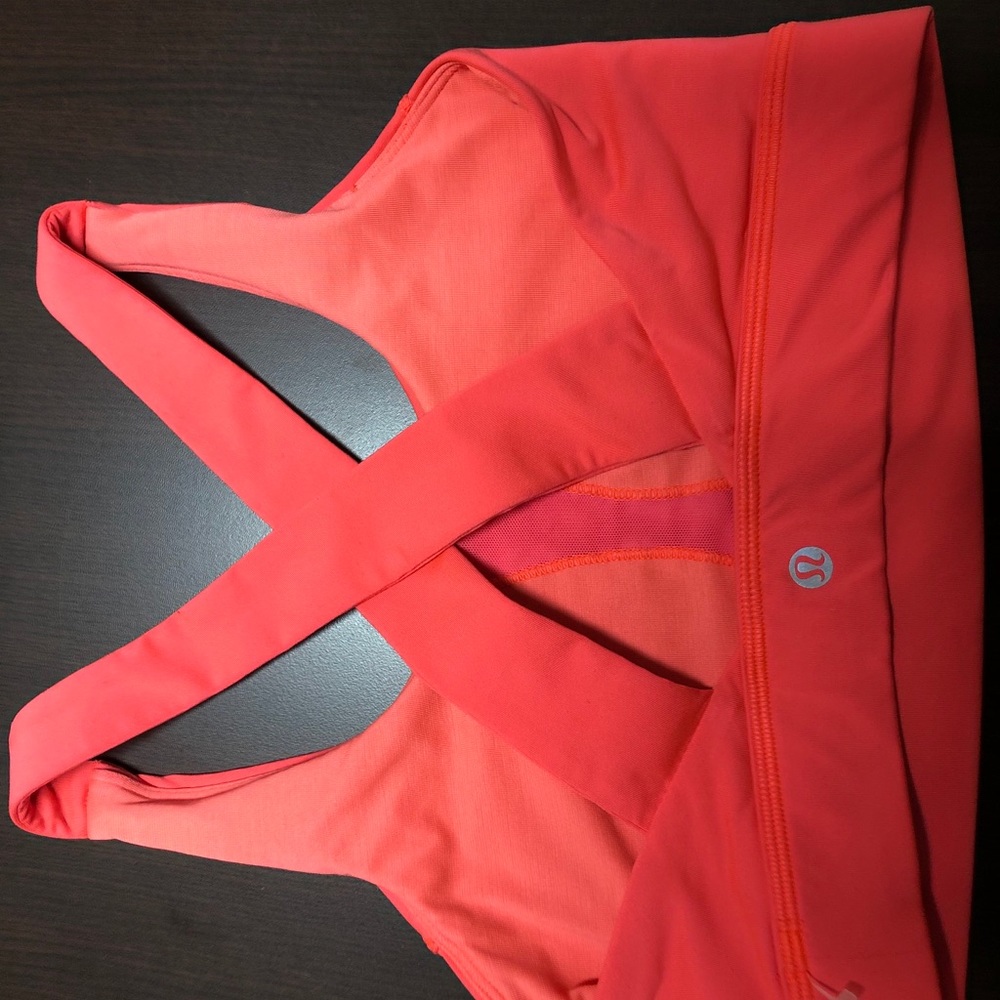 Lululemon bra size 6 nwot